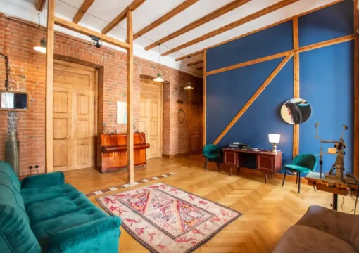 Entire Historical 1910 Apartment