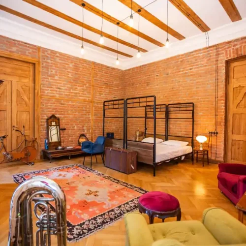 Entire Historical 1910 Apartment