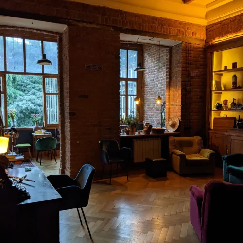 Entire Historical 1910 Apartment