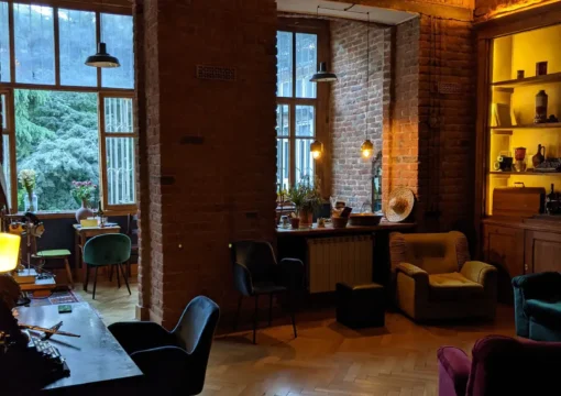 Entire Historical 1910 Apartment